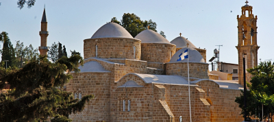 Die Kirche der Heiligen Barnabas und Hilarion (Agios Varnavas und Ilarionas)